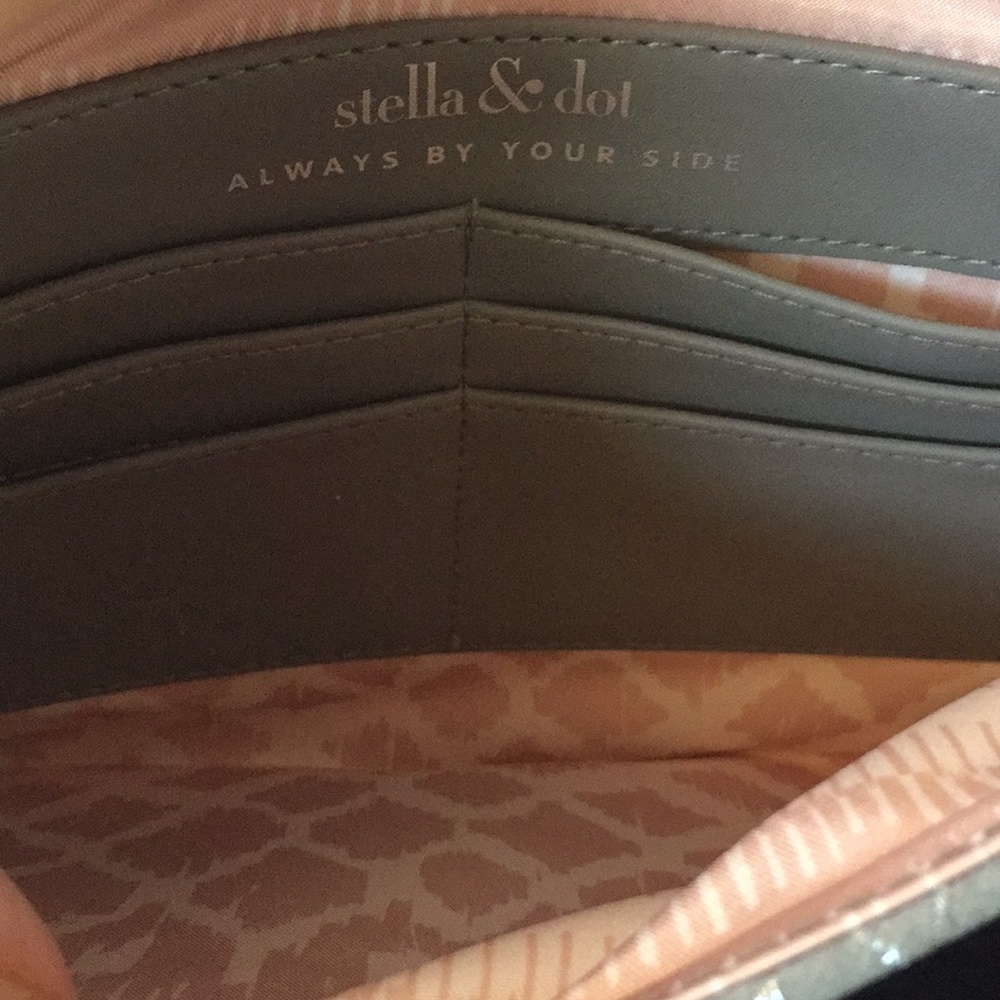 Set of 3 Stella and Dot Clutch, pouf and scarf - Picture 3 of 4